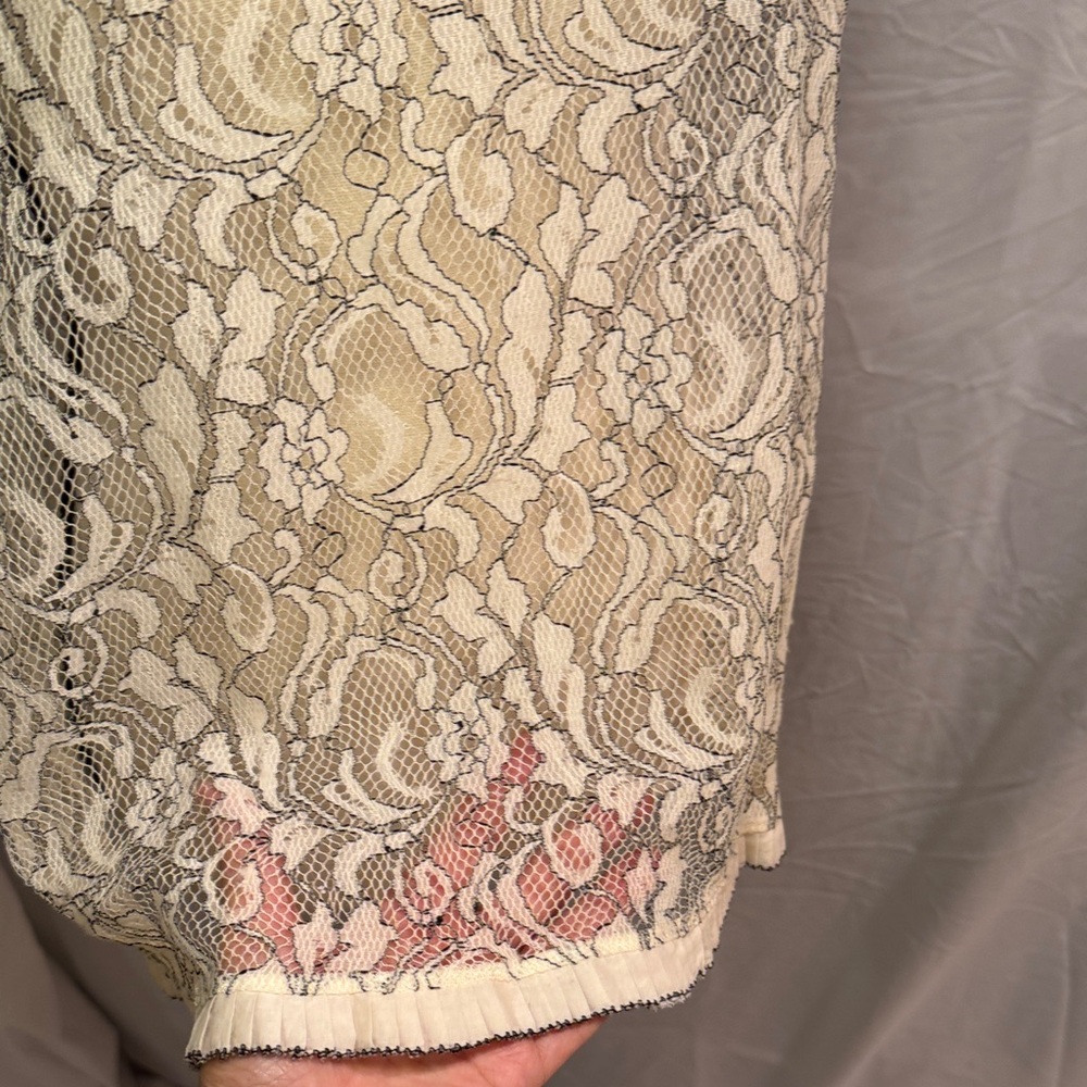 LOFT Cream Lace Blouse - Picture 5 of 16
